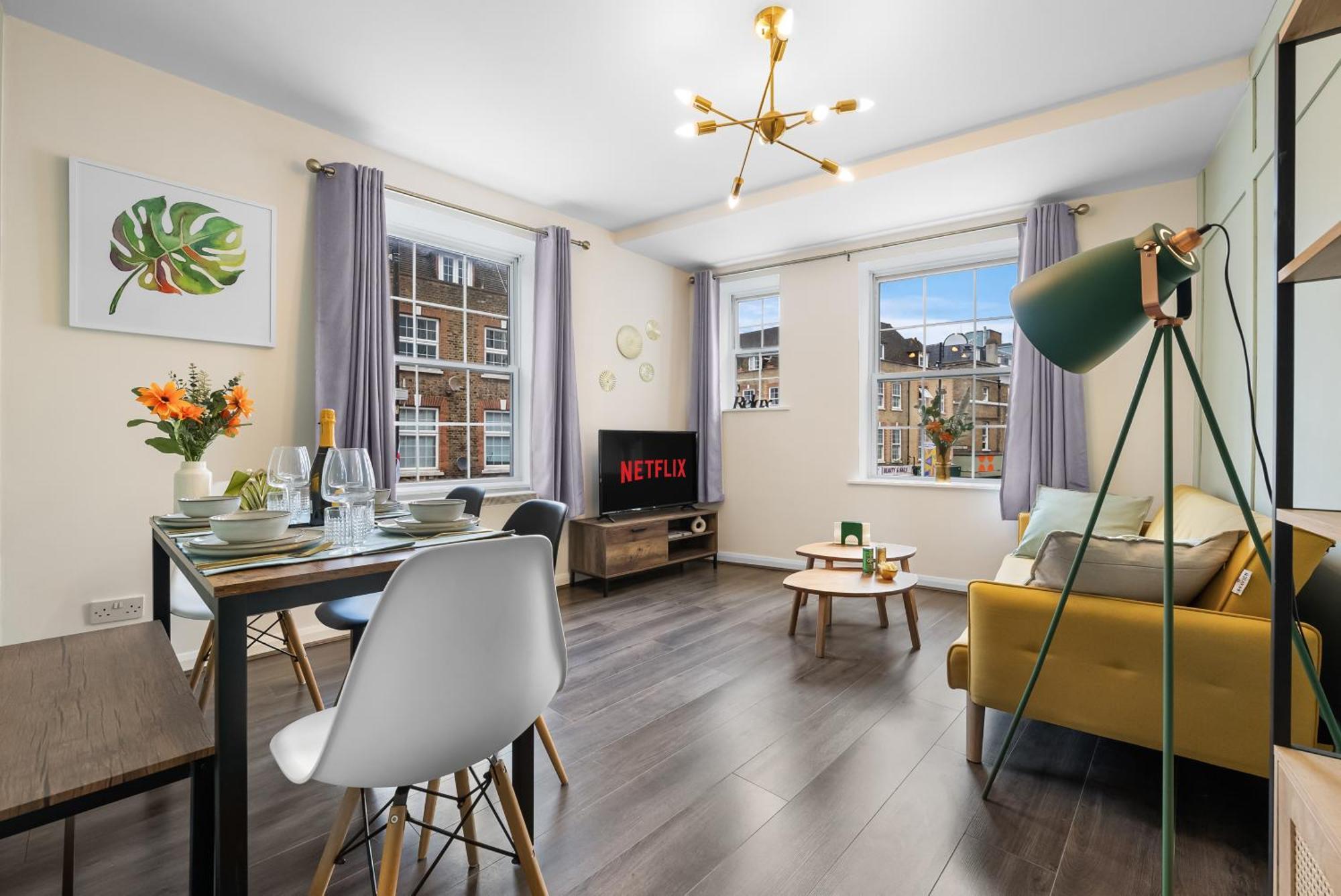לונדון Chic 2 Bedroom Apartment Near Liverpool Street By Gold Stays מראה חיצוני תמונה
