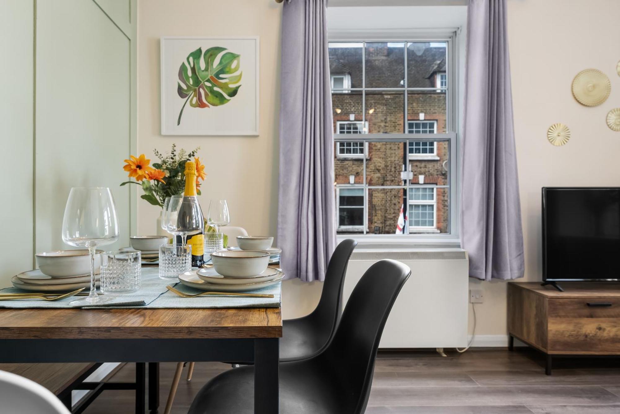 לונדון Chic 2 Bedroom Apartment Near Liverpool Street By Gold Stays מראה חיצוני תמונה